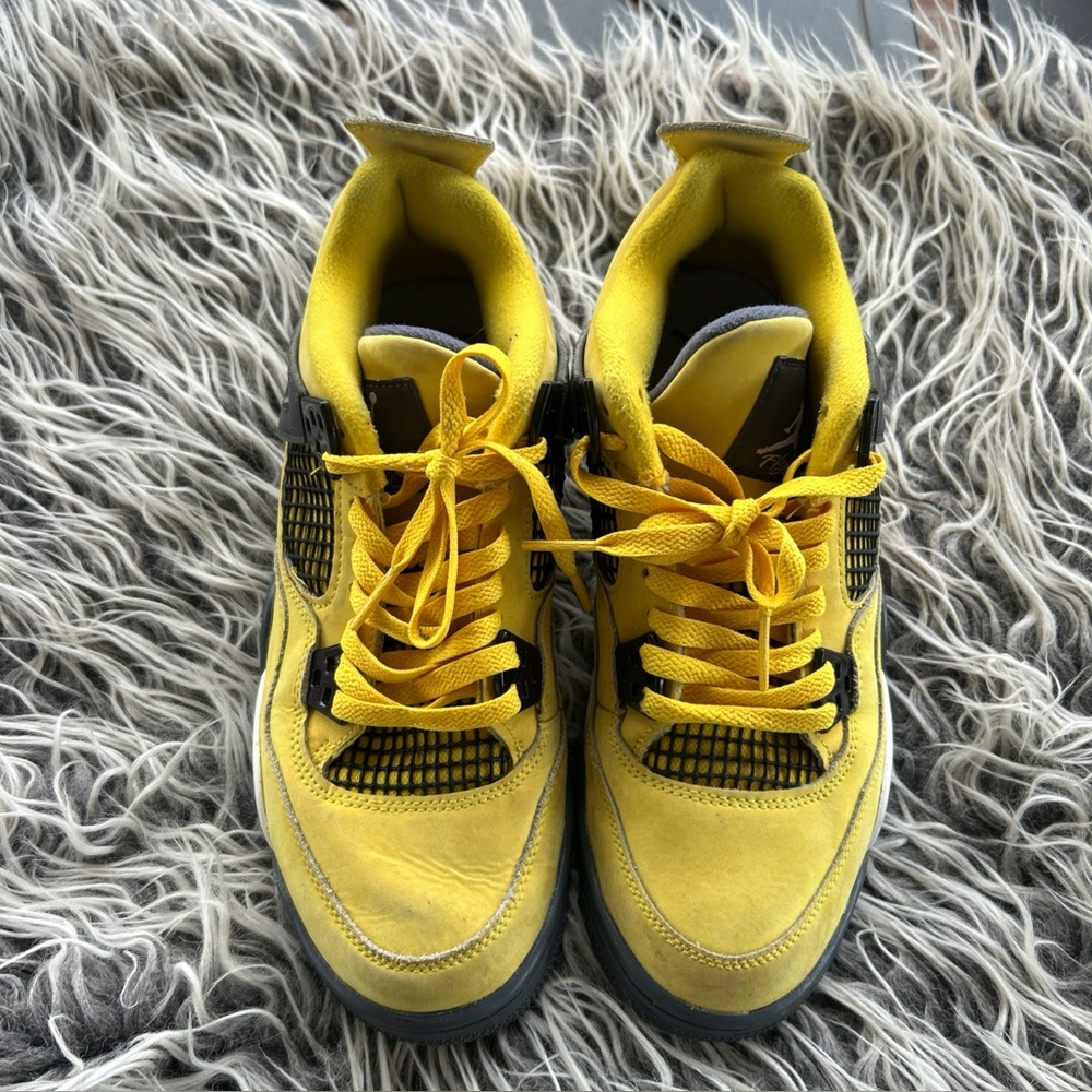 Nike Air Jordan 6.5 Youth Retro Shoes Lightning Tour Yellow Size. M